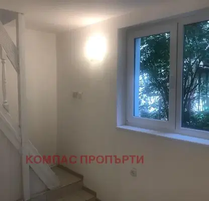 Снимка 4 — Тристаен апартамент 90 кв.м в Оборище с функционално разпределение