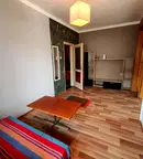 Тристаен апартамент с остъклена тераса в Оборище, София