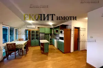 Луксозен 3-стаен мезонет с панорамна тераса в Оборище, София