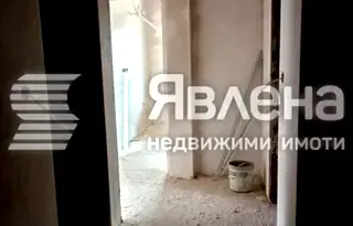 Двустаен апартамент с двор в Орландовци, София