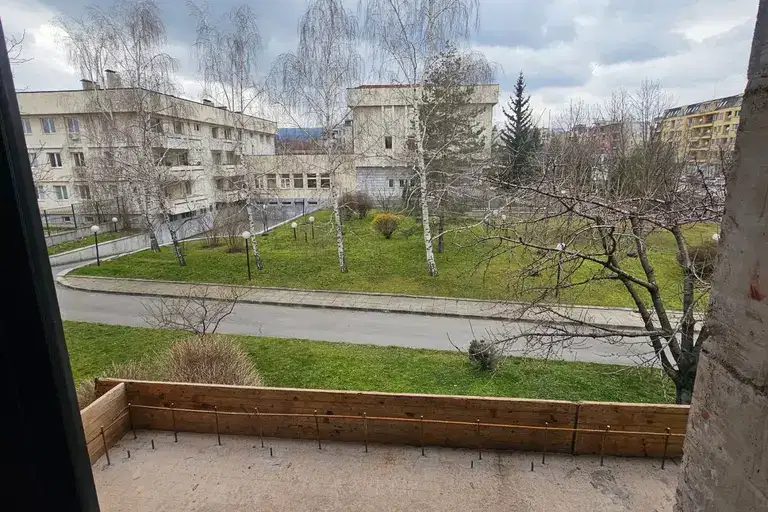 Апартамент 2-стаен в Овча купел с гледка към посолство