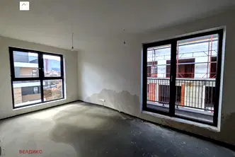 Тристаен апартамент с югозападно изложение в Овча купел, София