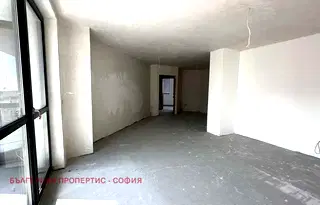 Тристаен апартамент с асансьор в Полигона, София