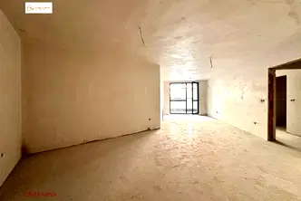 Тристаен апартамент с тераса в кв. Полигона, София