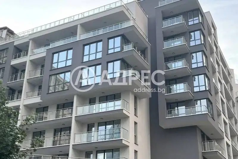 4-bedroom apartment in Sofiya, Poligona