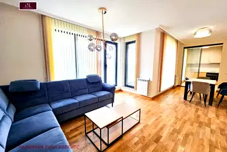Тристаен апартамент с паркомясто в Полигона, София