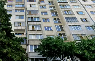 Тристаен апартамент в Разсадника с две тераси