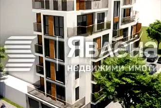 Тристаен апартамент в Редута с тераса и асансьор