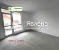 Снимка 3 — Просторен 3-стаен апартамент в Редута с модерна сграда