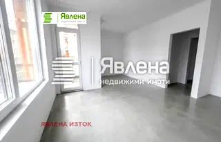Просторен 3-стаен апартамент в Редута с модерна сграда