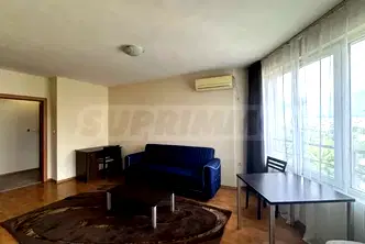 Двустаен апартамент в София, Редута