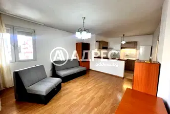 Двустаен апартамент с тераса в район Редута, София