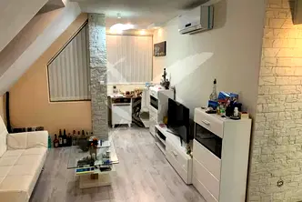 Тристаен апартамент на 3-ти етаж в кв. Редута, София