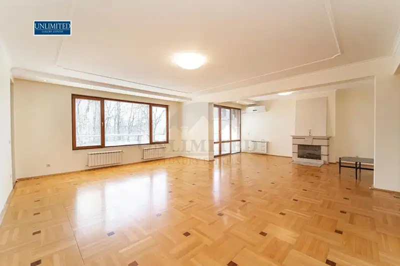 4-bedroom apartment in Sofiya, Reduta