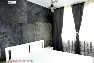 Двустаен апартамент в Слатина с две остъклени тераси