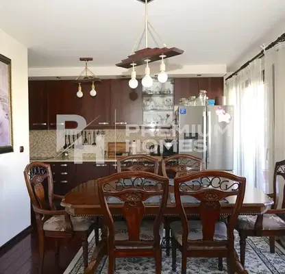 Снимка 5 — Четиристаен апартамент в Света Троица с три балкона