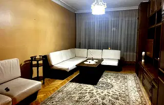 Тристаен апартамент на 3-ти етаж в Толстой, София с тераса