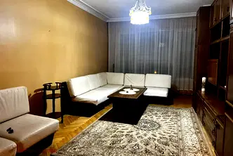 Тристаен апартамент на 3-ти етаж в Толстой, София с тераса