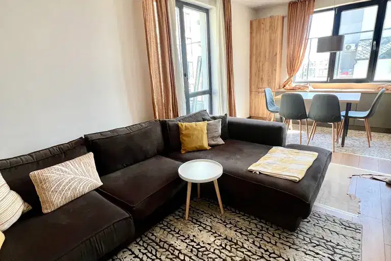 Двустаен апартамент с две тераси в кв. Витоша, София