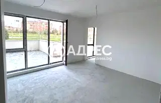 Двустаен апартамент с голяма тераса в кв. Витоша, София