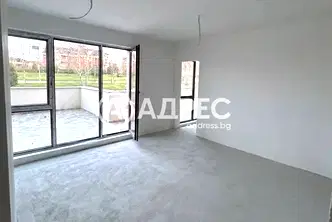 Двустаен апартамент с голяма тераса в кв. Витоша, София