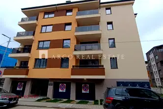 Тристаен апартамент с югоизточно изложение във Витоша, София