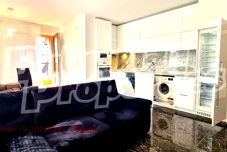 Двустаен апартамент с тераса в кв. Витоша, София