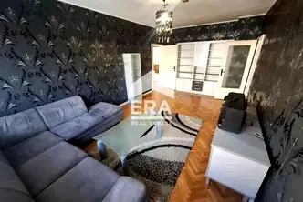 Тристаен апартамент с балкон в Връбница 2, София