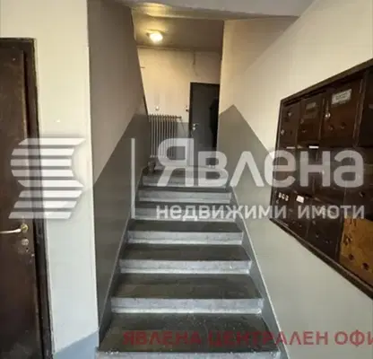 Снимка 3 — Просторен 3-стаен апартамент в Яворов с мазе