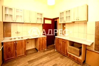 Тристаен апартамент в София, Яворов