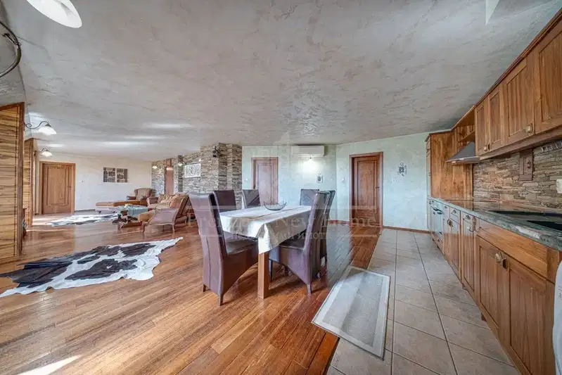 3-bedroom apartment in Sofiya, Zona B-18