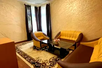 Тристаен апартамент 90 кв.м в Зона Б-18 с тераса