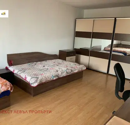 Снимка 2 — Двустаен апартамент с тераса в Зона Б-19, София