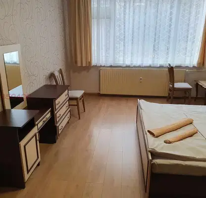 Снимка 3 — Тристаен апартамент с тераса в Зона Б-5, София