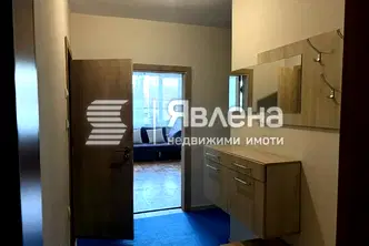 Просторен 3-стаен апартамент в Зона Б-5 с две тераси
