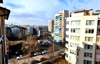 Тристаен апартамент в Студентски