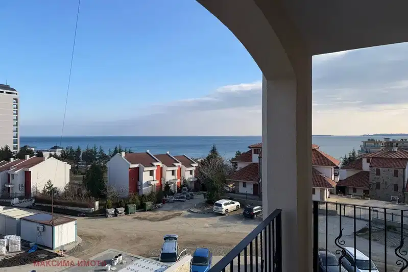 Тристаен апартамент в Бургас, Свети Влас