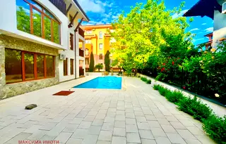 Тристаен апартамент в Бургас, Свети Влас