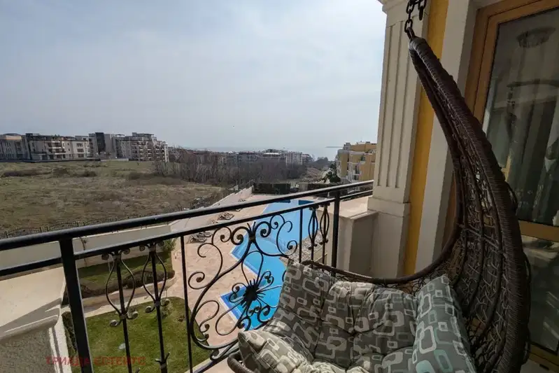 Тристаен апартамент в Бургас, Свети Влас