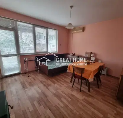 Photo 2 — 4-bedroom apartment in Tyrgovishte, Centyr