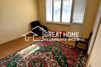 Многостаен апартамент в Търговище, Изток 1