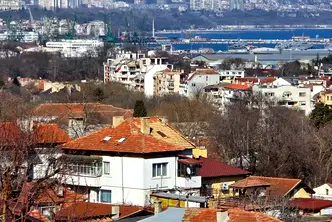 Двустаен апартамент с тераса и панорама в Аспарухово, Варна