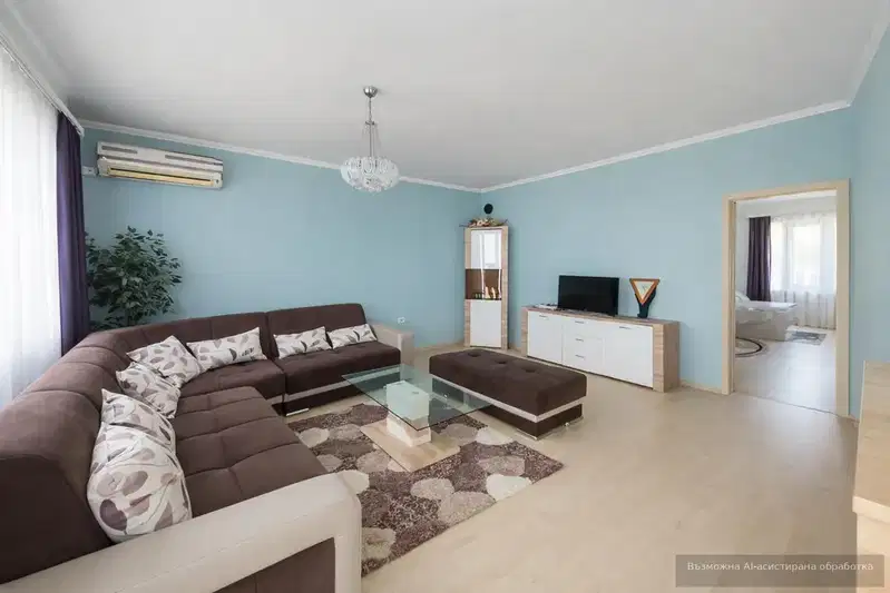 Three-room apartment with two terraces in Avtogara, Varna