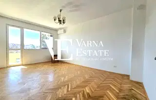 Тристаен апартамент с тераса в Базар Левски, Варна