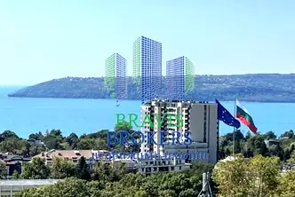 Двустаен апартамент с тераса и морска панорама в Бриз, Варна