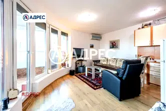 Двустаен апартамент с морска панорама в Бриз, Варна