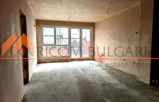 Тристаен апартамент с югоизточно изложение в Бриз, Варна