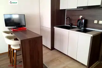 Тристаен апартамент с паркомясто в Бриз, Варна
