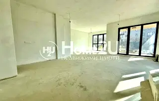 Просторен 4-стаен апартамент с големи площи в Бриз, Варна