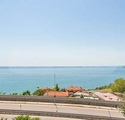Снимка 5 — Двустаен апартамент с тераса и морска гледка в Бриз, Варна